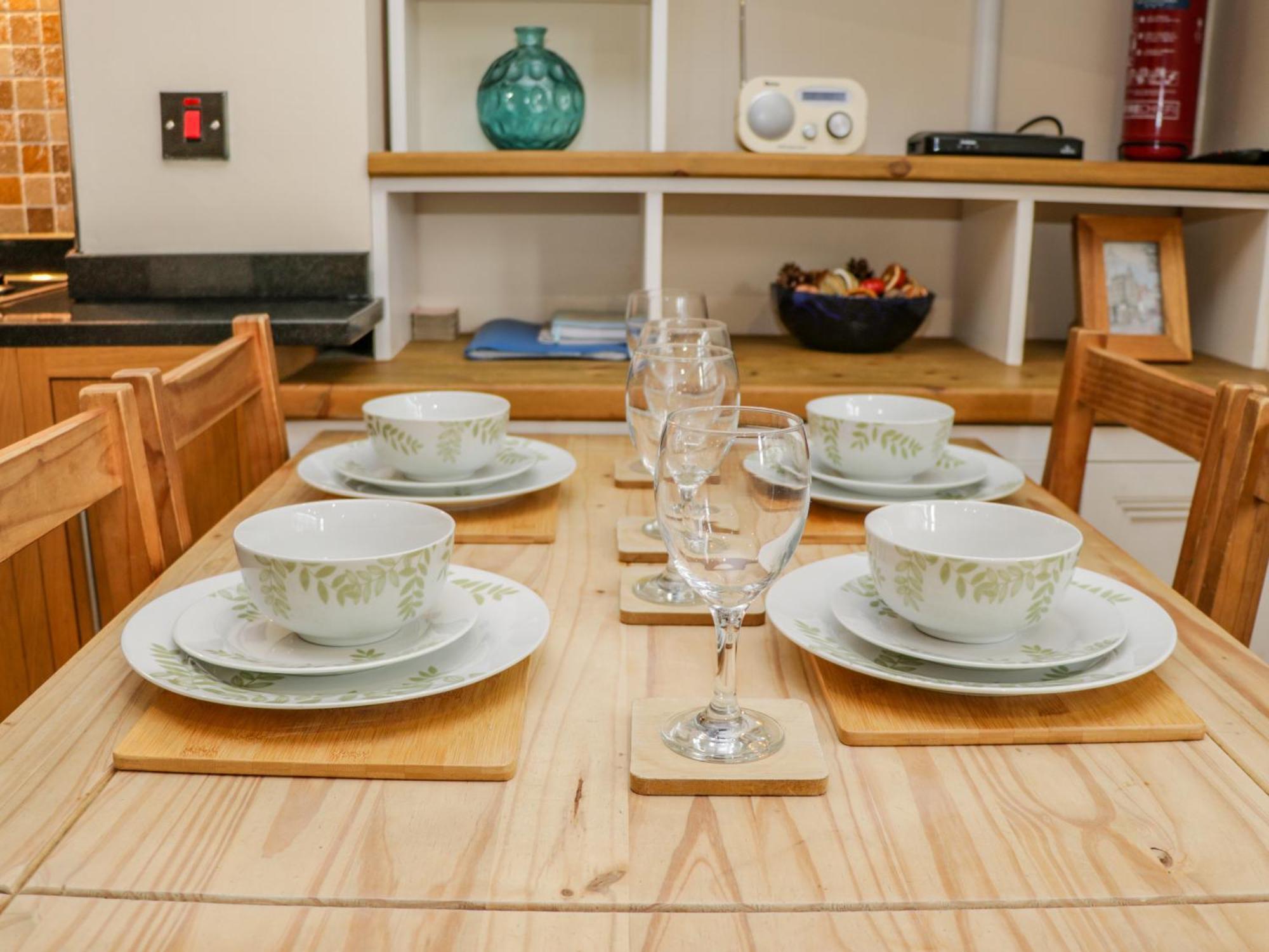 Apartment 6 Уитби Экстерьер фото